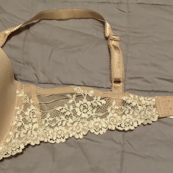 Wacoal Nude Lace Trim Bra - Picture 2 of 10